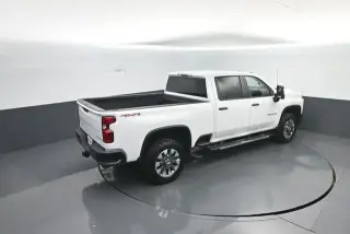 Chevrolet Silverado 2500HD 2022 4x4 Custom 4 puertas Cabina Crew SB