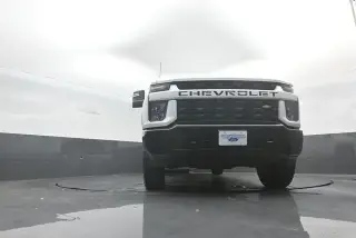 Chevrolet Silverado 2500HD 2022 4x4 Custom 4 puertas Cabina Crew SB