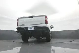Chevrolet Silverado 2500HD 2022 4x4 Custom 4 puertas Cabina Crew SB