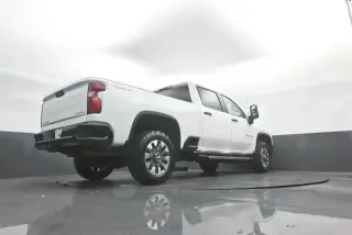 Chevrolet Silverado 2500HD 2022 4x4 Custom 4 puertas Cabina Crew SB