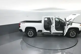 Chevrolet Silverado 2500HD 2022 4x4 Custom 4 puertas Cabina Crew SB