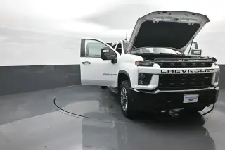 Chevrolet Silverado 2500HD 2022 4x4 Custom 4 puertas Cabina Crew SB