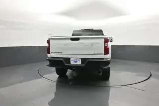 Chevrolet Silverado 2500HD 2022 4x4 Custom 4 puertas Cabina Crew SB