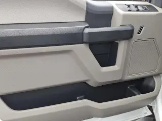 Ford F-350 Super Duty 2022 4x4 XL 4 puertas Cabina Crew 6.8 pies. SB SRW Pickup