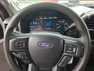 Ford F-350 Super Duty 2022 4x4 XL 4 puertas Cabina Crew 6.8 pies. SB SRW Pickup