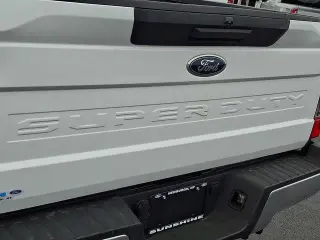 Ford F-350 Super Duty 2022 4x4 XL 4 puertas Cabina Crew 6.8 pies. SB SRW Pickup