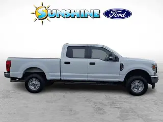 Ford F-350 Super Duty 2022 4x4 XL 4 puertas Cabina Crew 6.8 pies. SB SRW Pickup