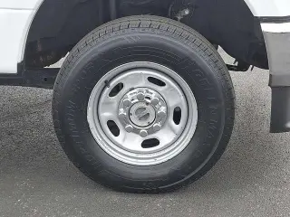 Ford F-350 Super Duty 2022 4x4 XL 4 puertas Cabina Crew 6.8 pies. SB SRW Pickup