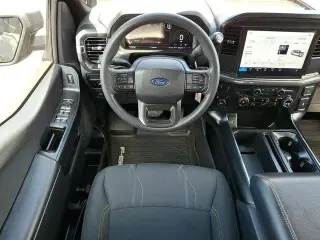 Ford F-150 2025 4x4 STX 4 puertas SuperCrew 5.5 pies. SB