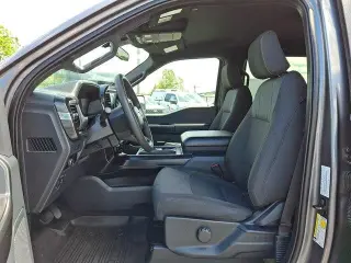 Ford F-150 2025 4x4 STX 4 puertas SuperCrew 5.5 pies. SB