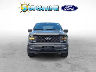 Ford F-150 2025 4x4 STX 4 puertas SuperCrew 5.5 pies. SB