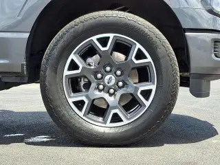 Ford F-150 2025 4x4 STX 4 puertas SuperCrew 5.5 pies. SB