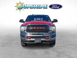 Ram 3500 2022 4x4 Tradesman 4 puertas Cabina Crew 6.3 pies. SRW Pickup
