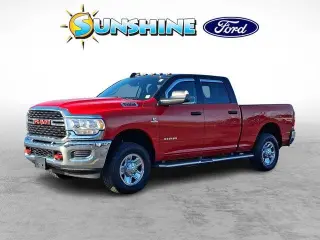 Ram 3500 2022 4x4 Tradesman 4 puertas Cabina Crew 6.3 pies. SRW Pickup