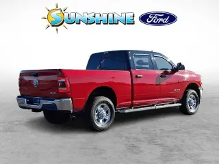 Ram 3500 2022 4x4 Tradesman 4 puertas Cabina Crew 6.3 pies. SRW Pickup