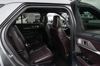 Ford Explorer 2025 AWD Platinum 4 puertas SUV