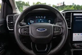 Ford Ranger 2025 4x4 Lariat 4 puertas SuperCrew con caja de 5.0 pies