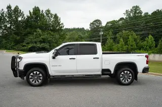 Chevrolet Silverado 2500HD 2022 4x4 Custom 4 puertas Cabina Crew SB
