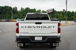 Chevrolet Silverado 2500HD 2022 4x4 Custom 4 puertas Cabina Crew SB