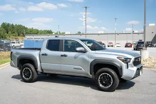 Toyota Tacoma 2024 4x4 SR5 4 puertas Double Cab 5.0 pies SB