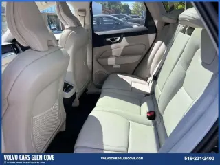 Volvo XC60 2024 AWD B5 Ultimate Tema Oscuro 4 puertas SUV