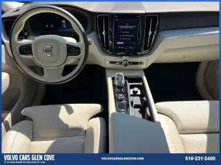 Volvo XC60 2024 AWD B5 Ultimate Tema Oscuro 4 puertas SUV