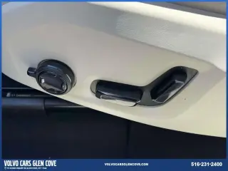 Volvo XC60 2024 AWD B5 Ultimate Tema Oscuro 4 puertas SUV
