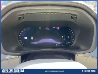 Volvo XC60 2024 AWD B5 Ultimate Tema Oscuro 4 puertas SUV