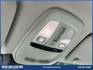 Volvo XC60 2024 AWD B5 Ultimate Tema Oscuro 4 puertas SUV
