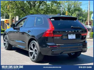 Volvo XC60 2024 AWD B5 Ultimate Tema Oscuro 4 puertas SUV