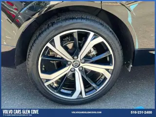Volvo XC60 2024 AWD B5 Ultimate Tema Oscuro 4 puertas SUV