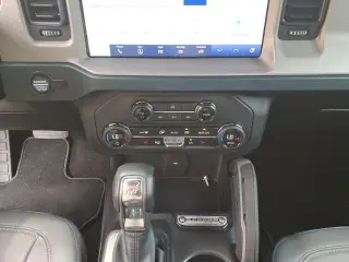 Ford Bronco 2024 4x4 Outer Banks 4 puertas SUV