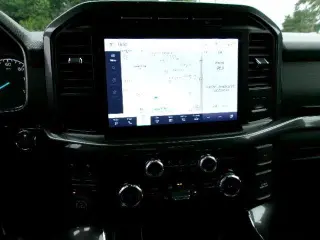 Ford F-150 2023 4x4 XLT 4 puertas SuperCrew 5.5 pies SB