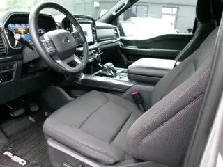 Ford F-150 2023 4x4 XLT 4 puertas SuperCrew 5.5 pies SB
