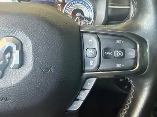 Ram 1500 2021 4x4 Limited 4 puertas Cabina doble 5.6 pies. Caja corta Pickup