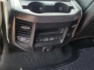 Ram 1500 2021 4x4 Limited 4 puertas Cabina doble 5.6 pies. Caja corta Pickup
