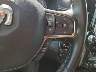 Ram 1500 2021 4x4 Limited 4 puertas Cabina doble 5.6 pies. Caja corta Pickup