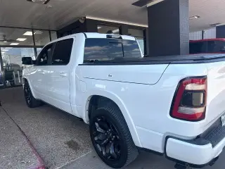 Ram 1500 2021 4x4 Limited 4 puertas Cabina doble 5.6 pies. Caja corta Pickup