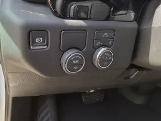 Chevrolet Silverado 1500 2026 4x2 RST 4 puertas Cabina Crew 5.8 pies. SB