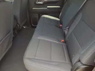 Chevrolet Silverado 1500 2024 4x4 LT 4 puertas Cabina Crew 5.8 pies. SB con 1LT