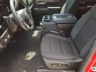 Chevrolet Silverado 1500 2024 4x4 LT 4 puertas Cabina Crew 5.8 pies. SB con 1LT