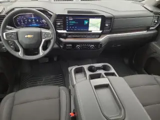 Chevrolet Silverado 1500 2026 4x4 LT 4 puertas Cabina Crew 5.8 pies. SB con 1LT