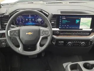 Chevrolet Silverado 1500 2026 4x4 LT 4 puertas Cabina Crew 5.8 pies. SB con 1LT