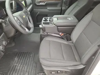 Chevrolet Silverado 1500 2026 4x4 LT 4 puertas Cabina Crew 5.8 pies. SB con 1LT