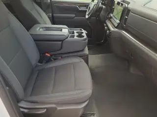 Chevrolet Silverado 1500 2026 4x4 LT 4 puertas Cabina Crew 5.8 pies. SB con 1LT