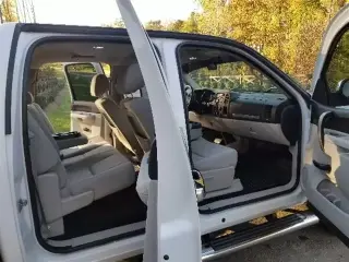 2011 CHEVROLET SILVERADO LT 4D