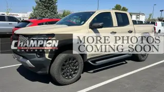 Chevrolet Colorado 2023 4x4 Trail Boss 4 puertas Crew Cab 5 pies. Caja corta
