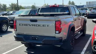 Chevrolet Colorado 2023 4x4 Trail Boss 4 puertas Crew Cab 5 pies. Caja corta