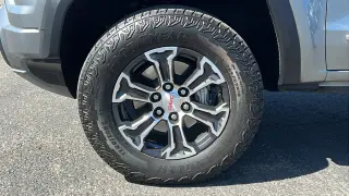 GMC Canyon 2023 4x4 AT4 4 puertas Cabina Doble 5 pies. SB