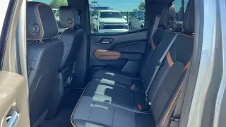 GMC Canyon 2023 4x4 AT4 4 puertas Cabina Doble 5 pies. SB